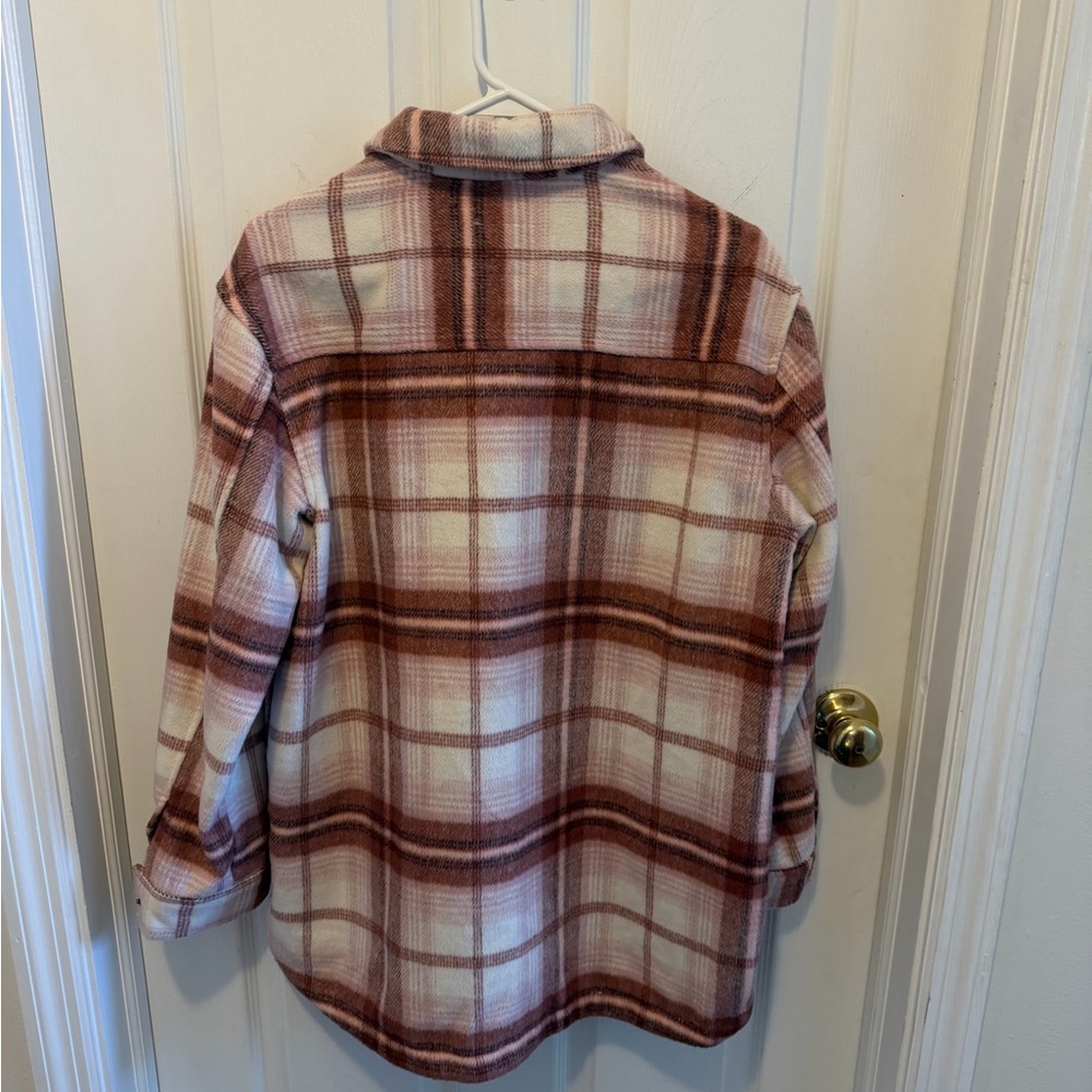 Old Navy Women’s Plaid Button-Down Shacket. - Picture 2 of 5